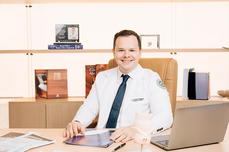 Dr. Carlos Magno | Coloproctologista